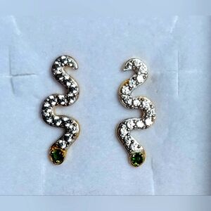 NW0T✨️Zircon gold plated Snake earrings